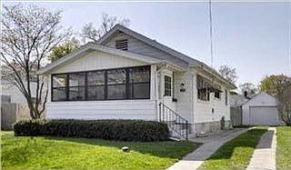 1st image of 1124 Hollywood St NE