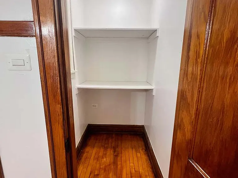7022 S Maplewood Ave #1R — Photo 6