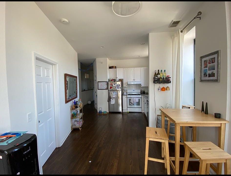 1st image of 946 N Orleans St #305