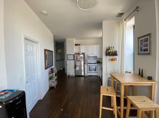 946 N Orleans St #305, Chicago, IL 60610