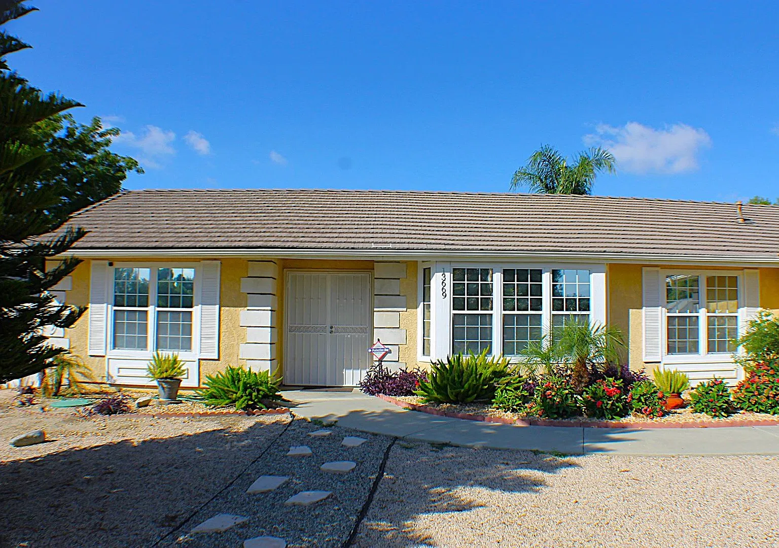 Spacious Ranch-Style Home on Half Acre with Gated RV Parking — Photo 2