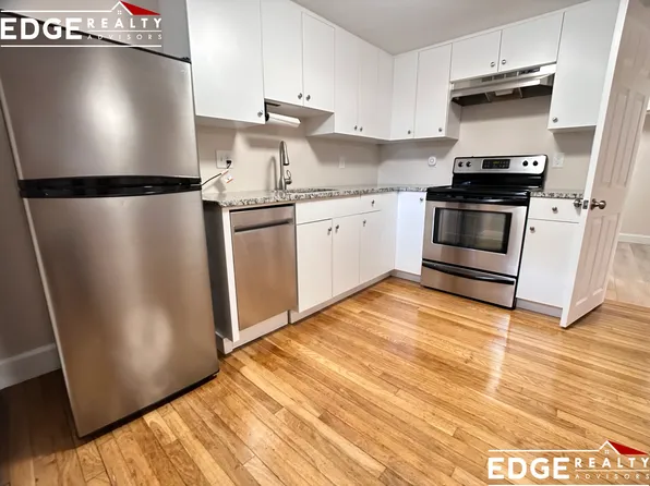 10 E Boulevard Rd #B, Newton Center, MA 02459