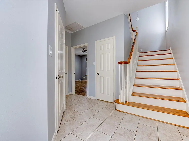 34 Waugh Dr #D — Photo 2