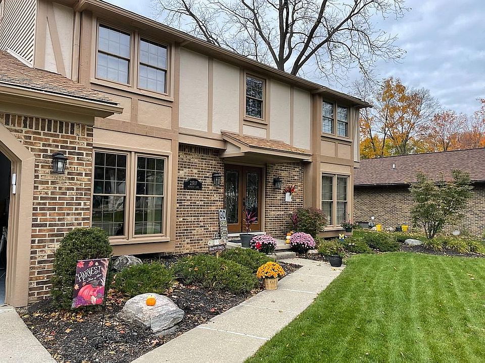 2nd image of 21917 Meridian Ln