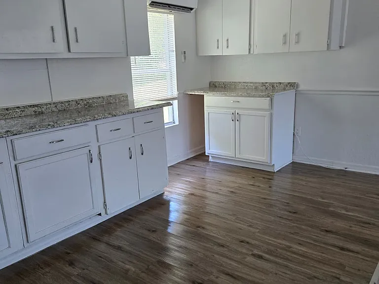 619 Maxanna Ave — Photo 12