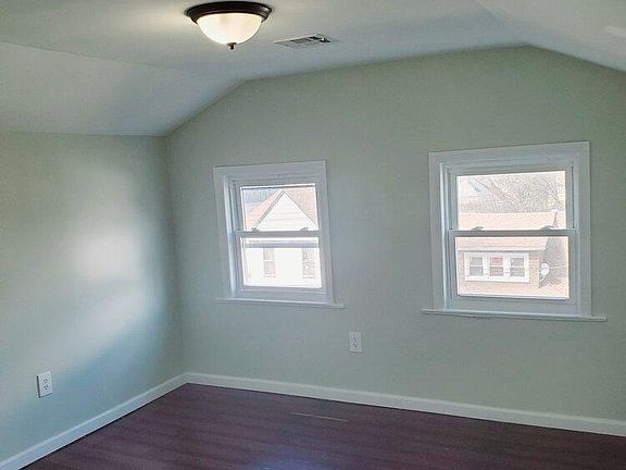 5th image of 12-20 Lanark Ave APT 3R