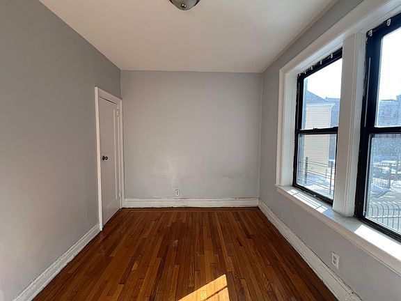 3rd image of 318 Fairmount Ave #109