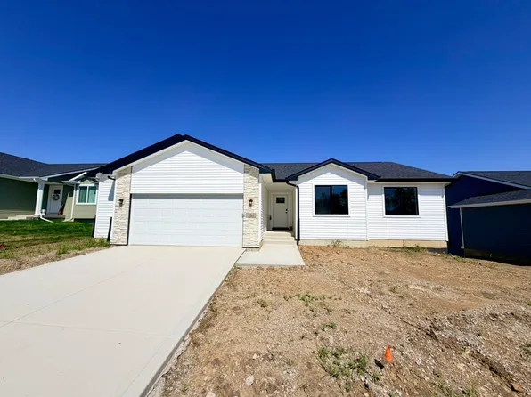 206 S Walnut Dr, Norwalk, IA 50211