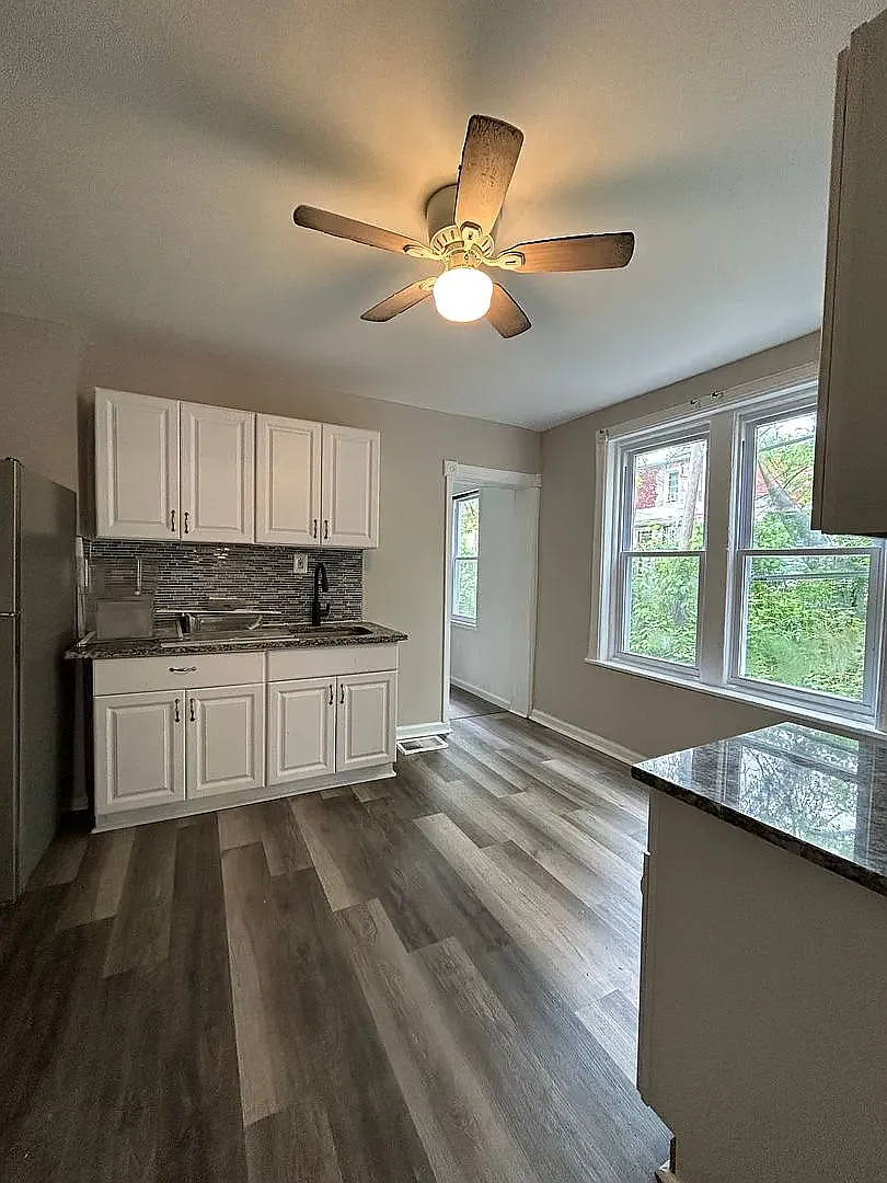 4 bed, $2,000 — Photo 4