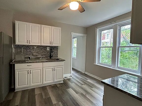 4th image of 20 E Ingham Ave #1