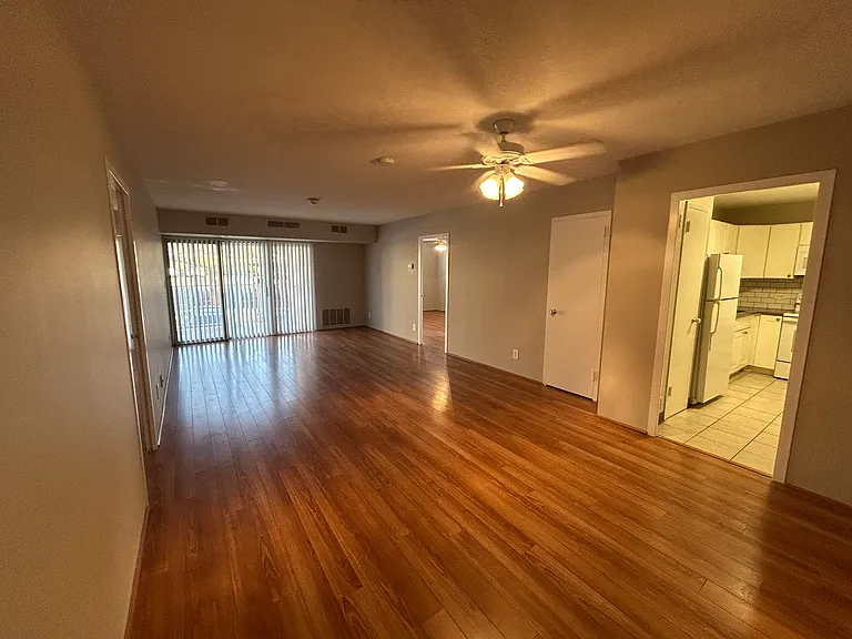 Continental Condos by Charlotte Management — Photo 18