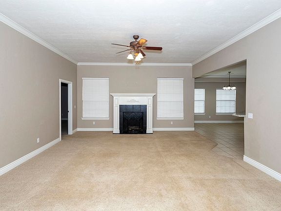 4th image of 1909 Meadowview Dr