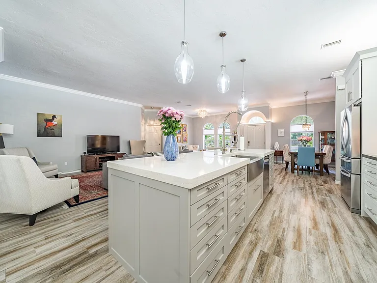 5121 NW 76th Ln — Photo 14