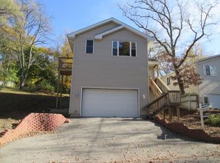 29 S York St, Fox Lake, IL 60020