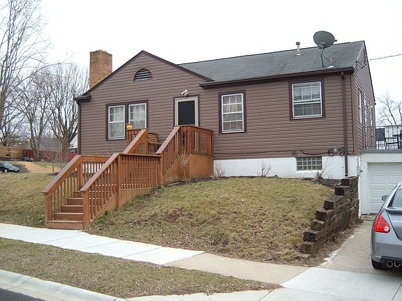 5th image of 2743 Crescent Blvd