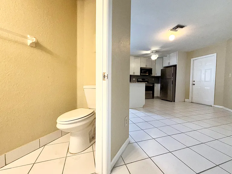 13614 Yarmouth Ct — Photo 13