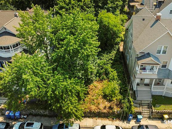 4th image of 226 Willow Street