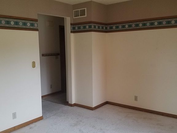 5th image of 46 Old Mill Dr Unit 11