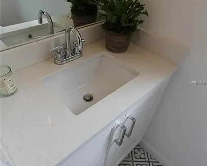 1301 E Cayuga St — Photo 14