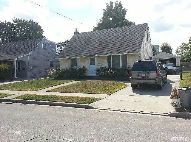 2nd image of 17 Moore Dr