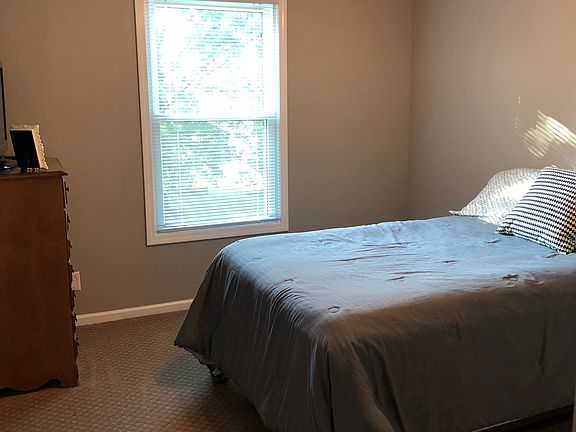 5th image of 15779 Horton Ct