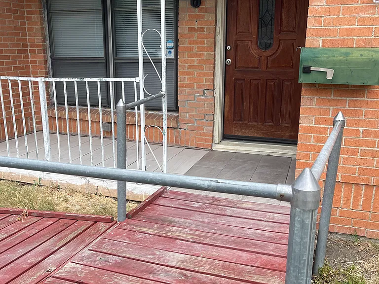 1301 Bandera Ln — Photo 3