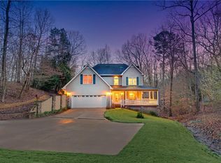 5262 Forest Cove Rd, Gainesville, GA 30506