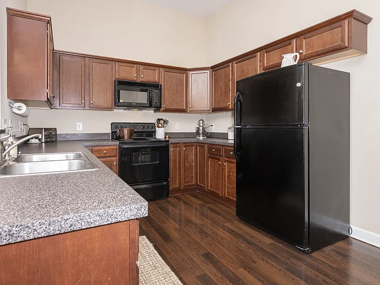 4757 Tatton Park Cir — Photo 16