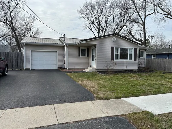 719 N Graham St, Sullivan, IL 61951