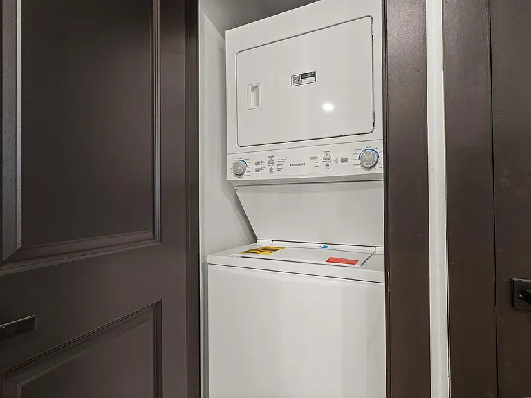 14 Westervelt Pl #1 — Photo 11