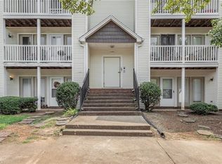 2326 W Vandalia Rd UNIT L, Greensboro, NC 27407