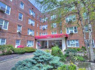 75 S Middle Neck Road #4-G, Great Neck, NY 11021