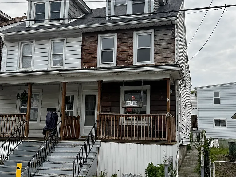 210 N 4th St — Photo 1