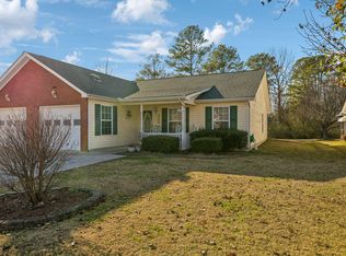 654 Flagstone Dr, Rossville, GA 30741