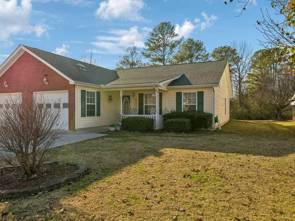 654 Flagstone Dr, Rossville, GA 30741