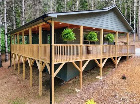 124 Lakeside Estates Dr, Hayesville, NC 28904