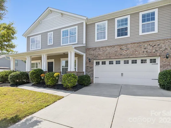 1905 Yellow Daisy Dr, Matthews, NC 28104