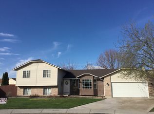 305 S Valley Ct, Nampa, ID 83686