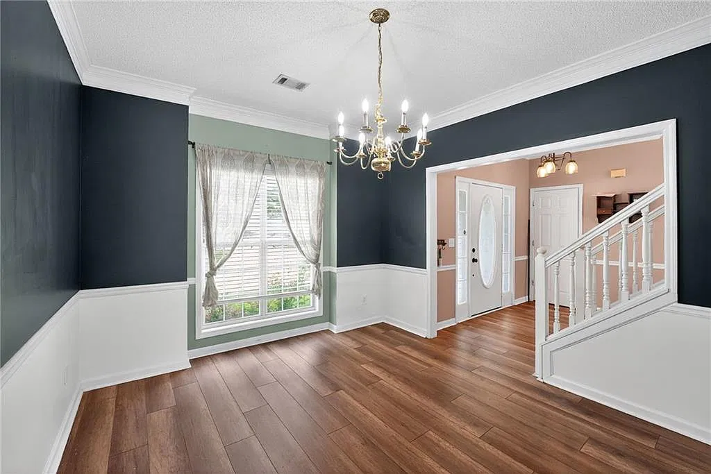 5 bed, 3425 sqft, $2,850 — Photo 3