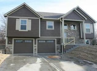 594 Linda Ct, Liberty, MO 64068