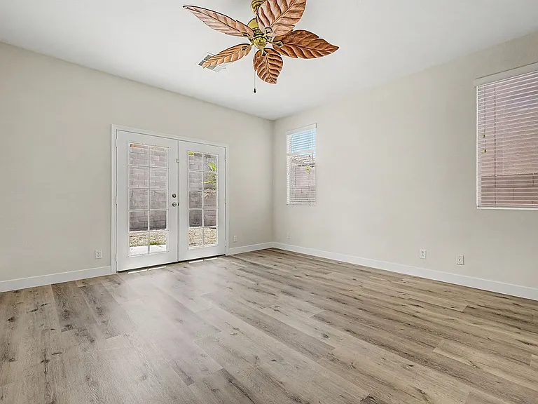 571 Kavanagh Pl — Photo 15