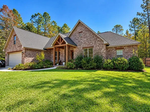 16 Stonebridge Rd, Petal, MS 39465