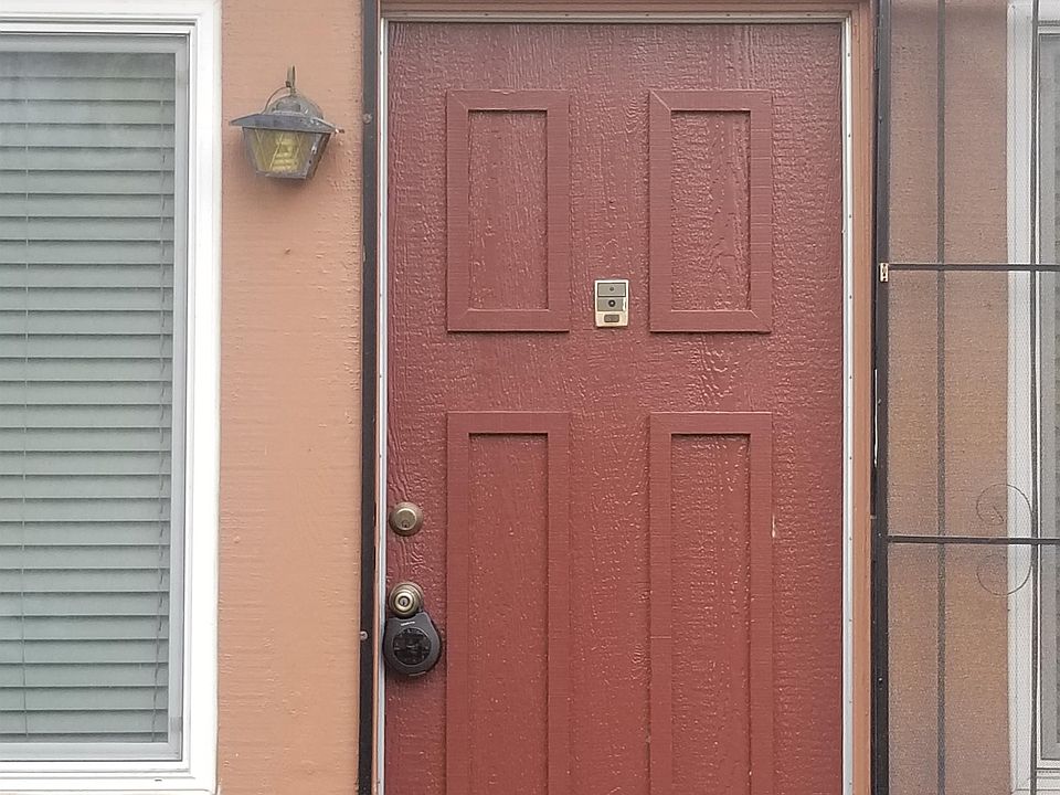 1st image of 4904 Bridgepointe Pl #1
