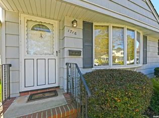 1716 Carroll Ave, Merrick, NY 11566