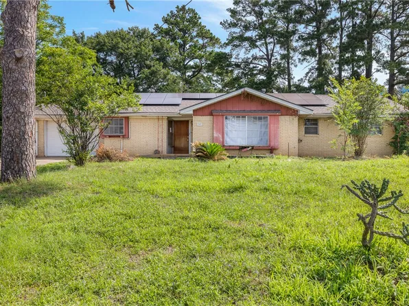 707 Norwood Ln, Hearne, TX 77859