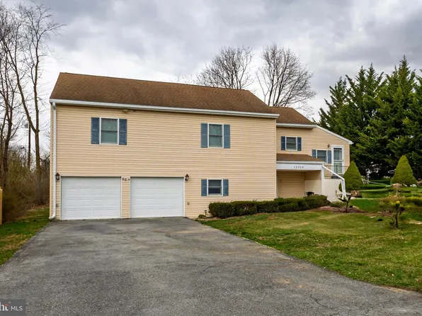 12326 Delwood Ave, Hagerstown, MD 21740