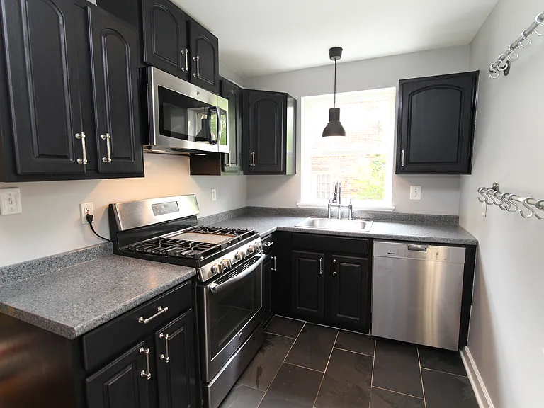 2713 Arcola Ave — Photo 6