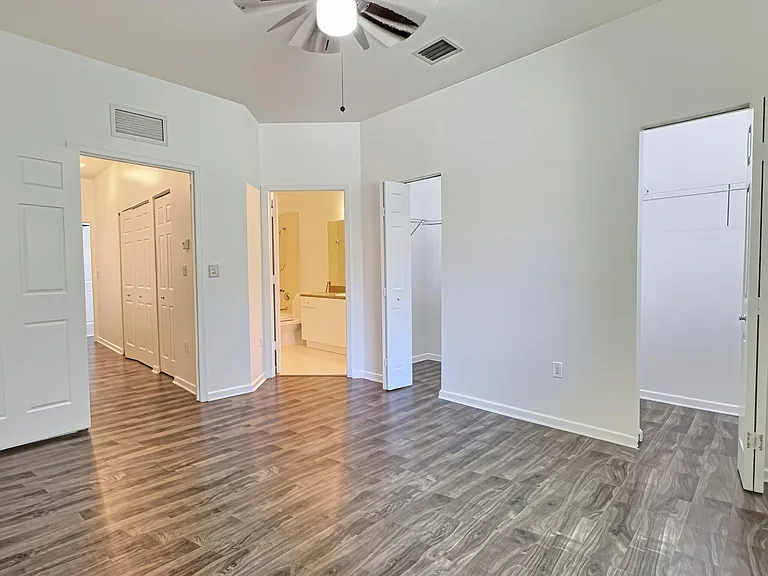 8833 S Isles Cir #8833 — Photo 12