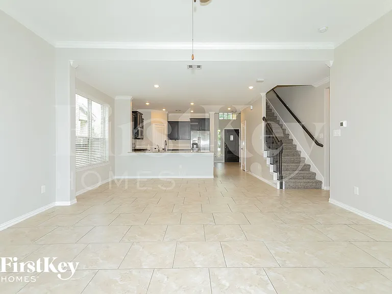 119 Del Carmen Dr — Photo 5