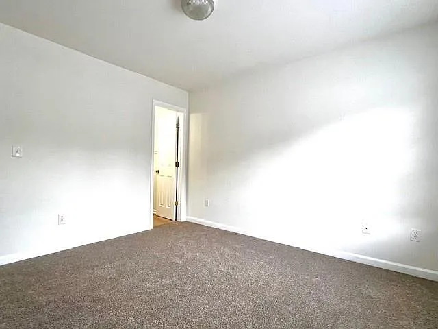 895 Redwood Dr — Photo 10